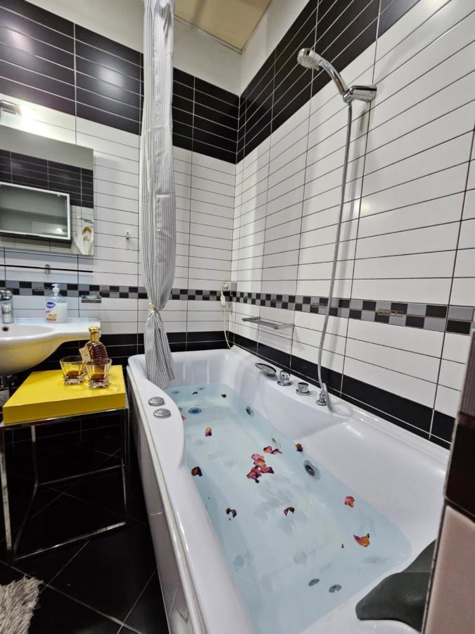 Center Apartment Easy_Luxury Tirana Buitenkant foto