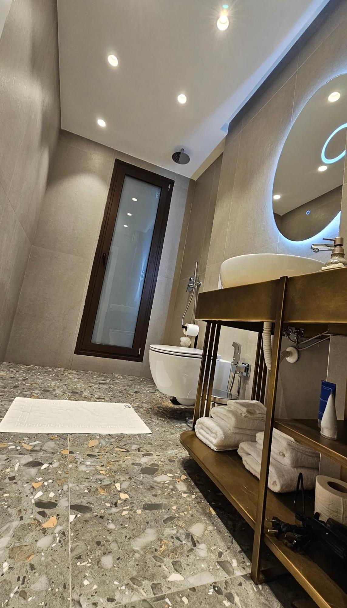 Center Apartment Easy_Luxury Tirana Buitenkant foto