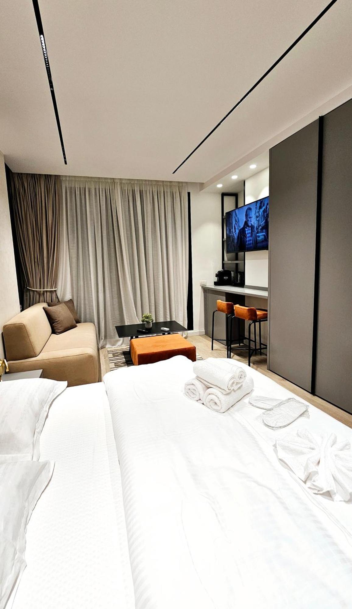 Center Apartment Easy_Luxury Tirana Buitenkant foto