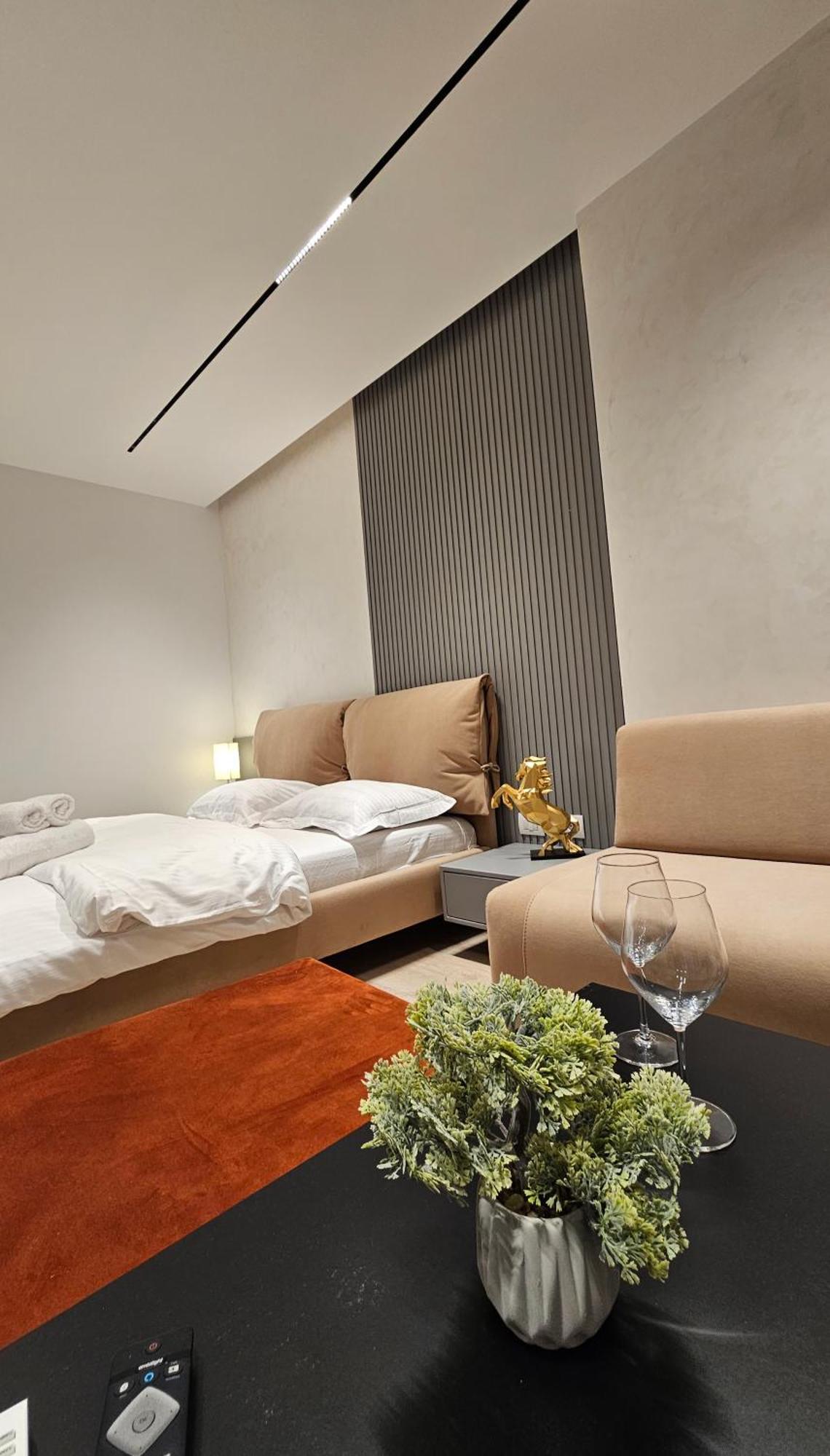 Center Apartment Easy_Luxury Tirana Buitenkant foto