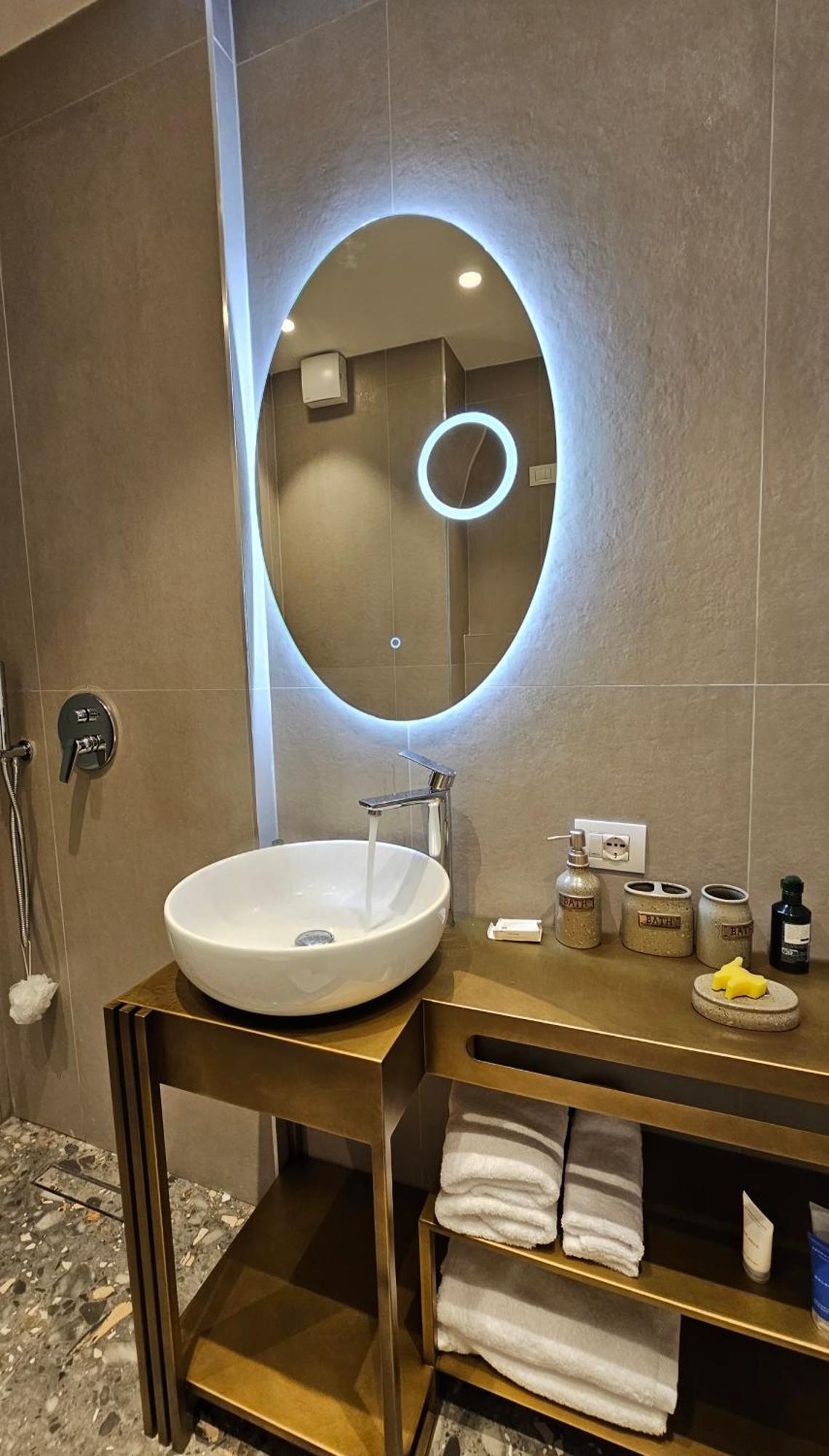 Center Apartment Easy_Luxury Tirana Buitenkant foto