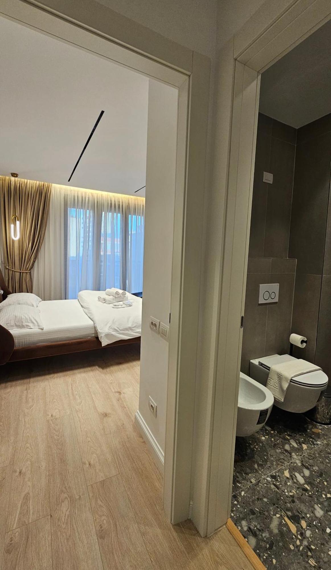 Center Apartment Easy_Luxury Tirana Buitenkant foto