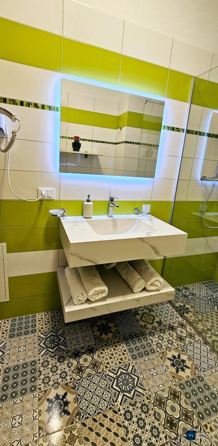 Center Apartment Easy_Luxury Tirana Buitenkant foto